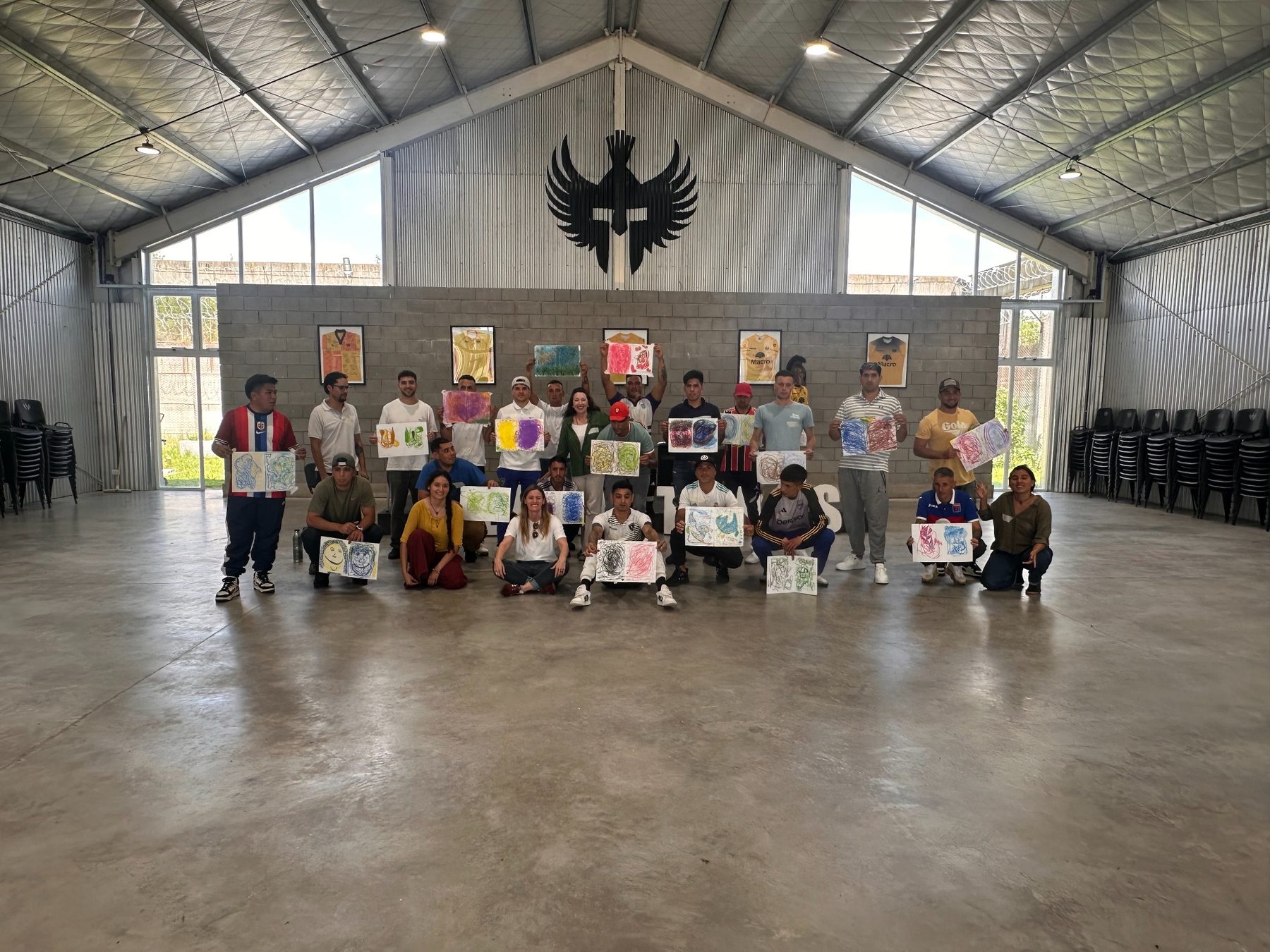 Grupo de personas participando en una actividad de MAAT